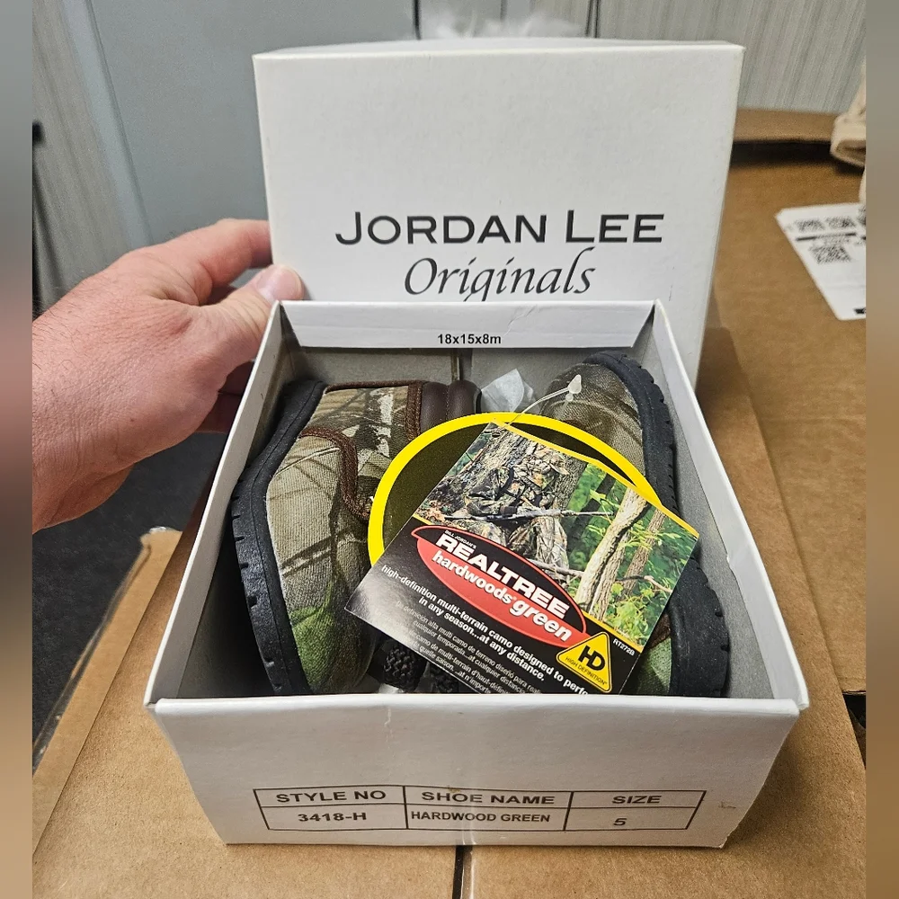 NIB Jordan Lee baby boots